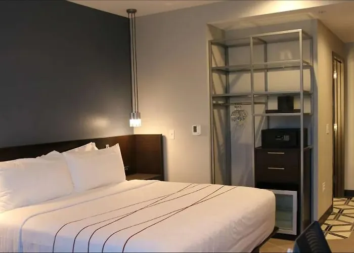 Vib By Western Phoenix - 3* Tempe